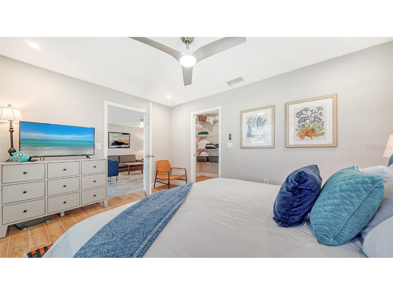 7820 Palm Aire Lane Sarasota FL 34243 A4659029 image25