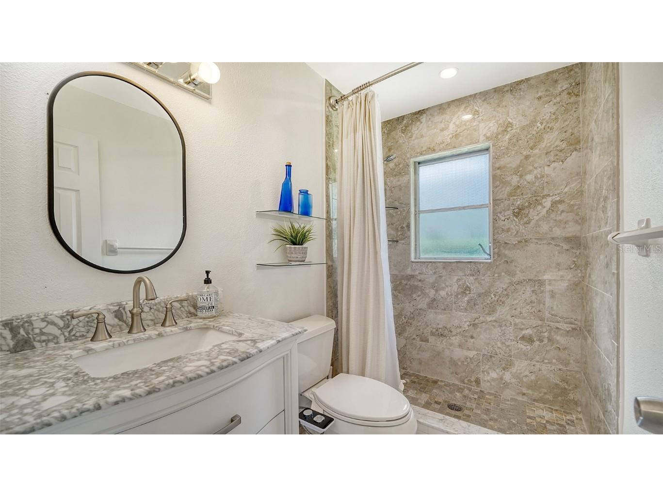 7820 Palm Aire Lane Sarasota FL 34243 A4659029 image27