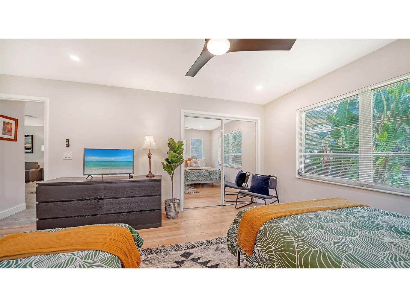 7820 Palm Aire Lane Sarasota FL 34243 A4659029 image32