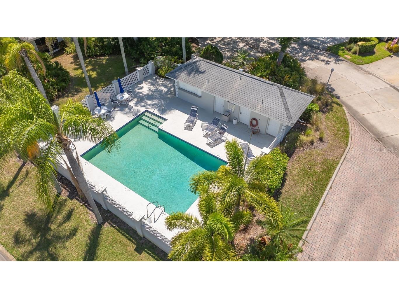 7820 Palm Aire Lane Sarasota FL 34243 A4659029 image40