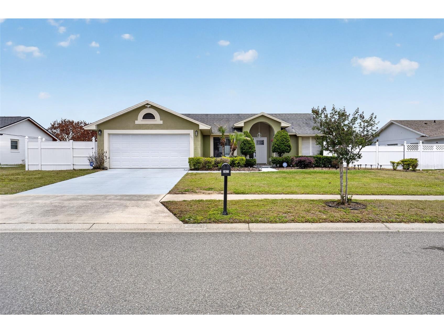 7821 Killary Court Orlando FL 32835 V4948785 image1