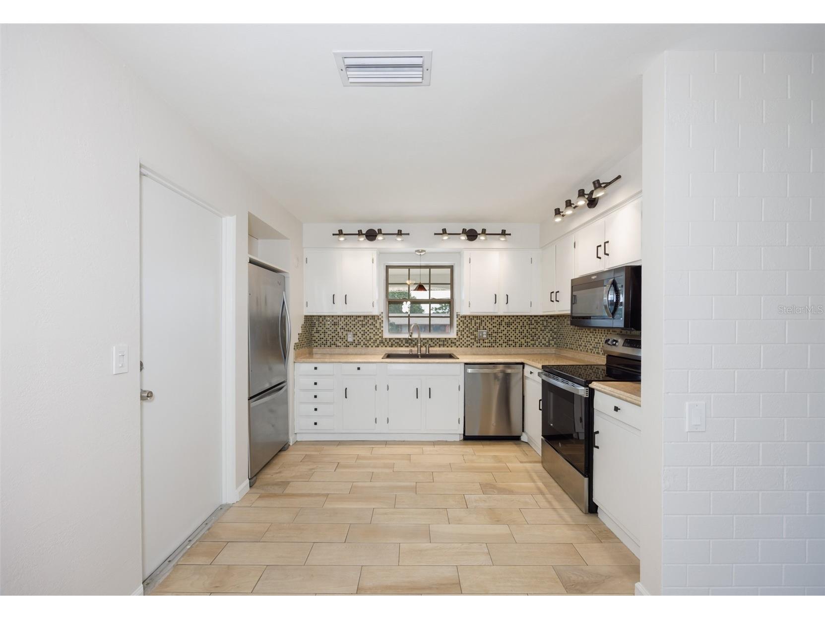 7824 115th Street Seminole FL 33772 TB8515802 image10