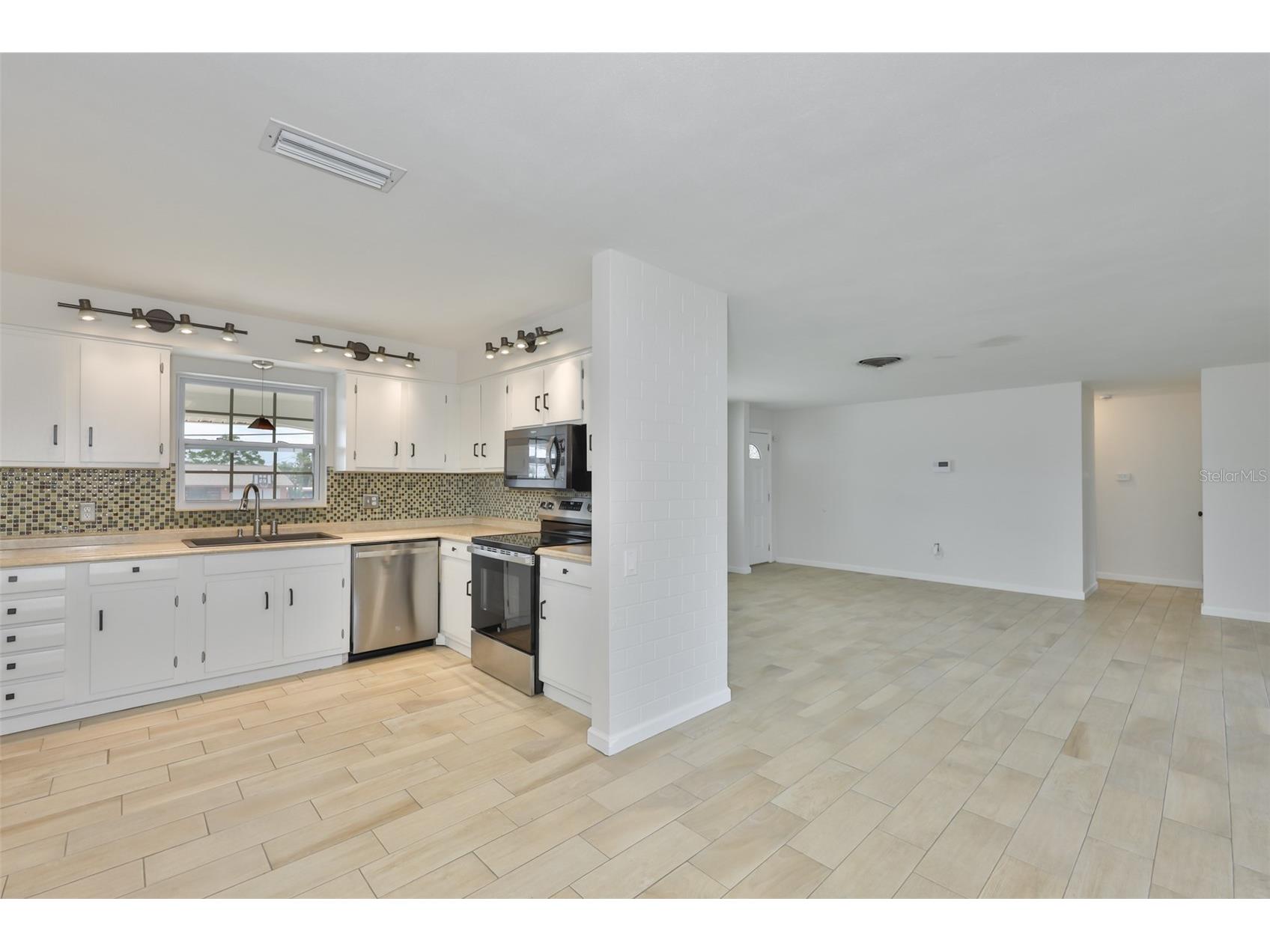 7824 115th Street Seminole FL 33772 TB8515802 image8