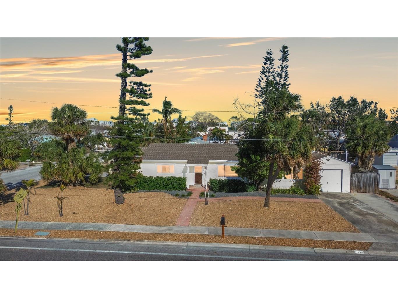 7825 Gulf Boulevard Saint Pete Beach FL 33706 TB8324408 image1