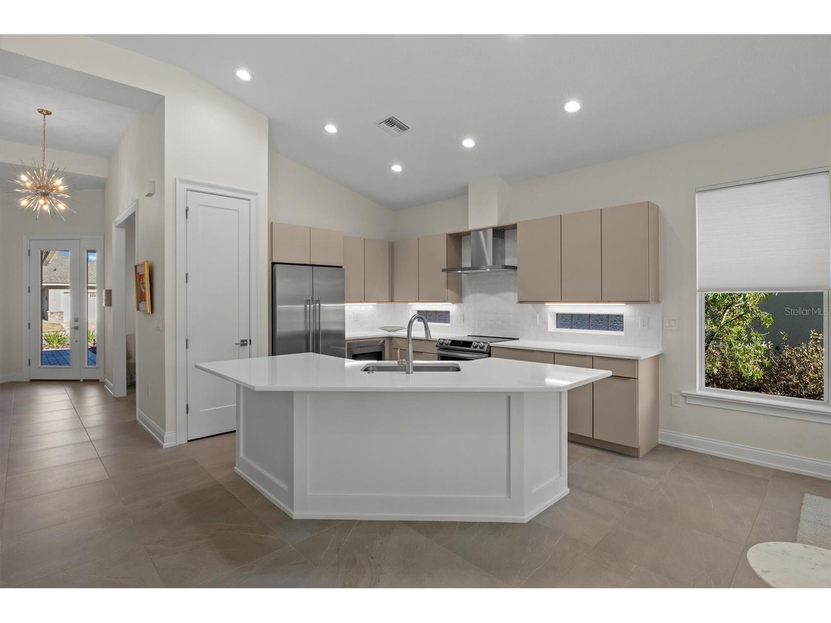 7826 Lake James Boulevard Lakeland FL 33810 L4958971 image2