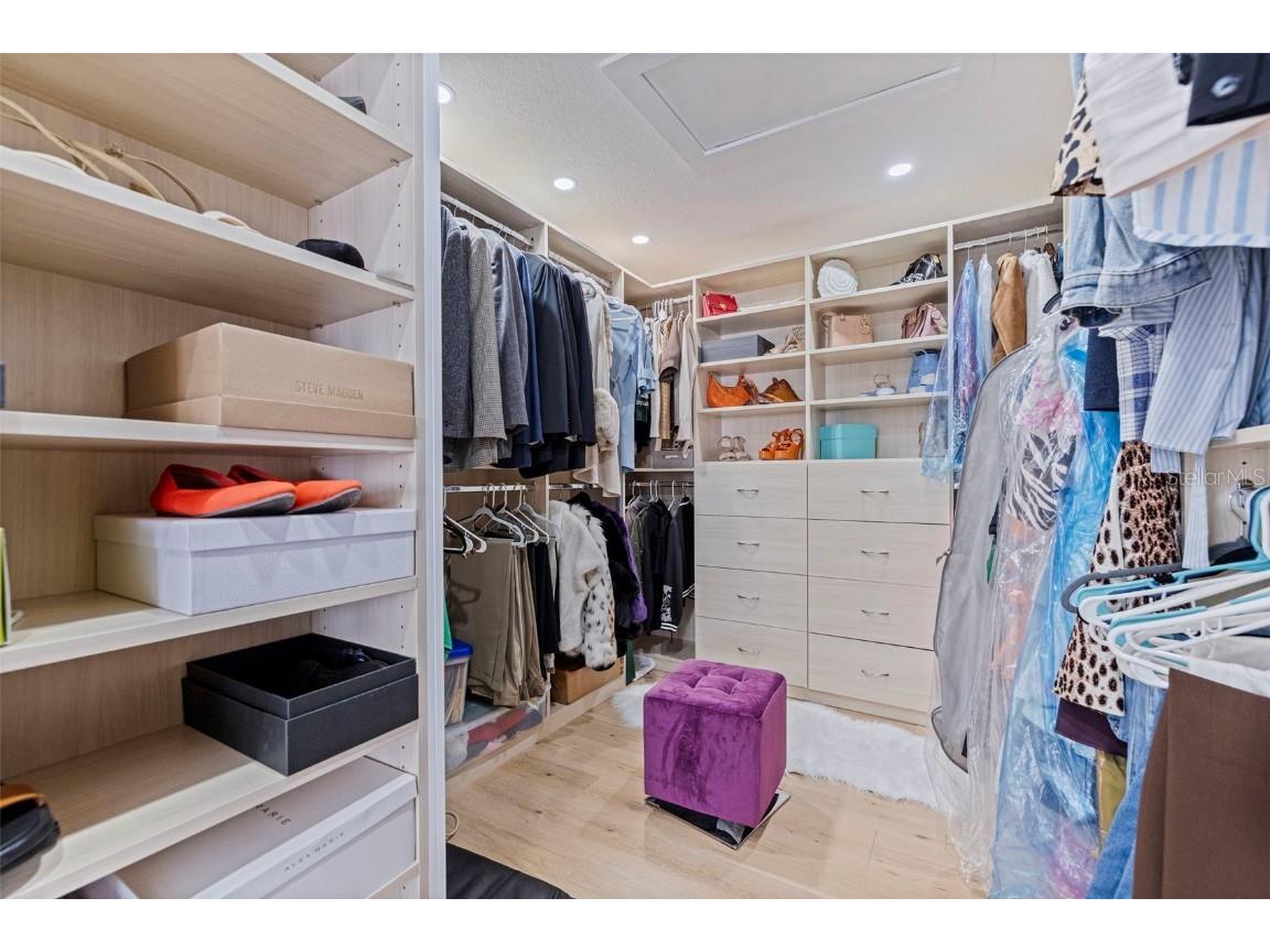 7827 9th Avenue S Saint Petersburg FL 33707 TB8453353 image32