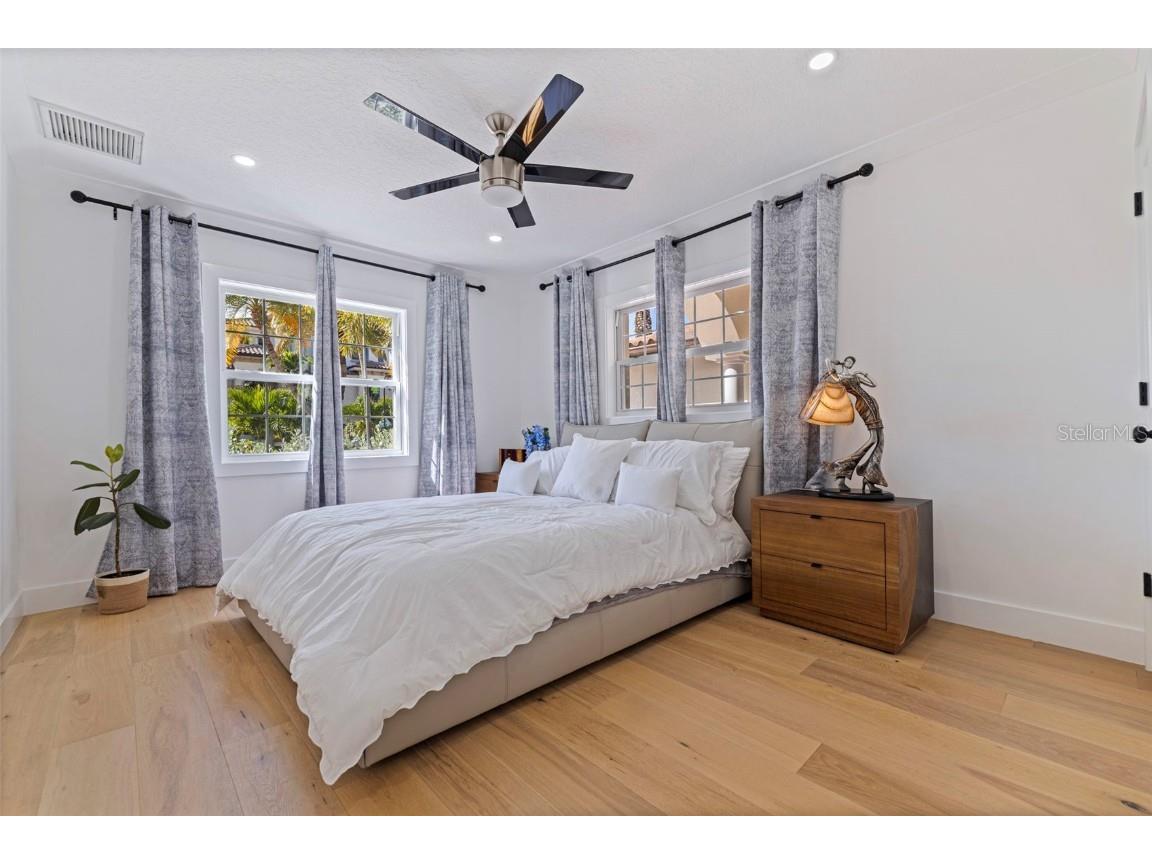 7827 9th Avenue S Saint Petersburg FL 33707 TB8453353 image34