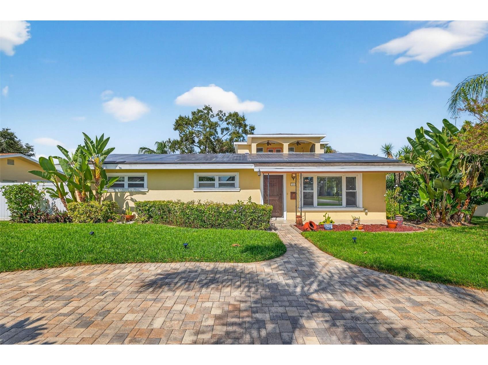 783 Placido Way NE Saint Petersburg FL 33704 - SMACKS BAYOU TB8440415 image1