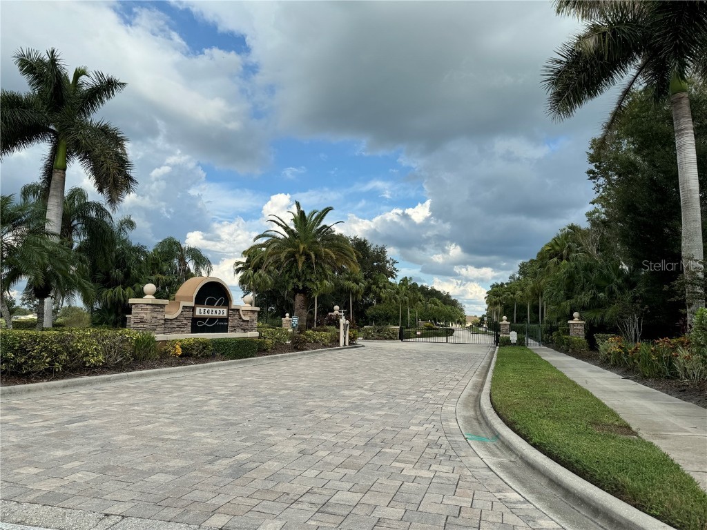 7832 Kavanagh Court Sarasota FL 34240 A4664165 image83