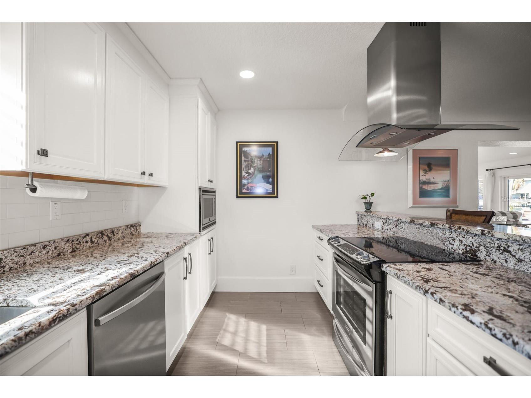 7833 1st Avenue S Saint Petersburg FL 33707 TB8477906 image11