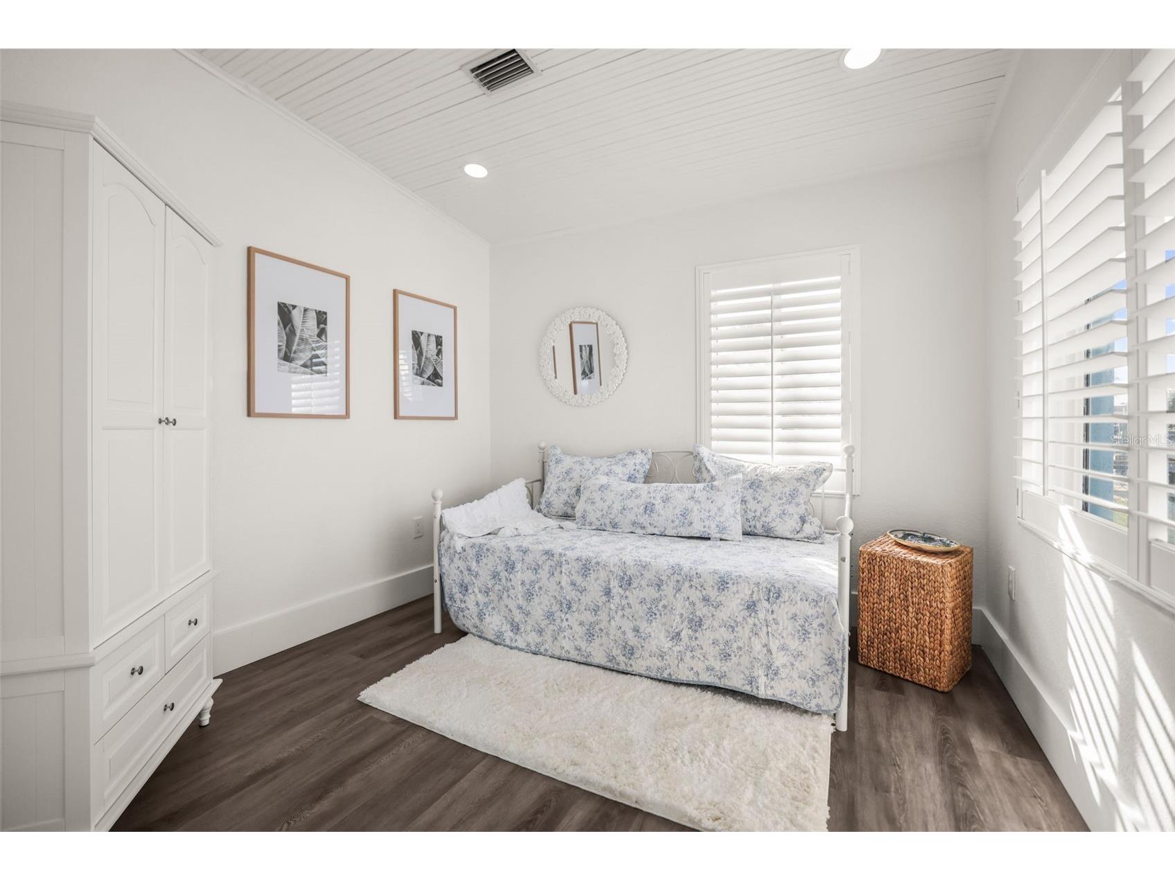 7833 1st Avenue S Saint Petersburg FL 33707 TB8477906 image31