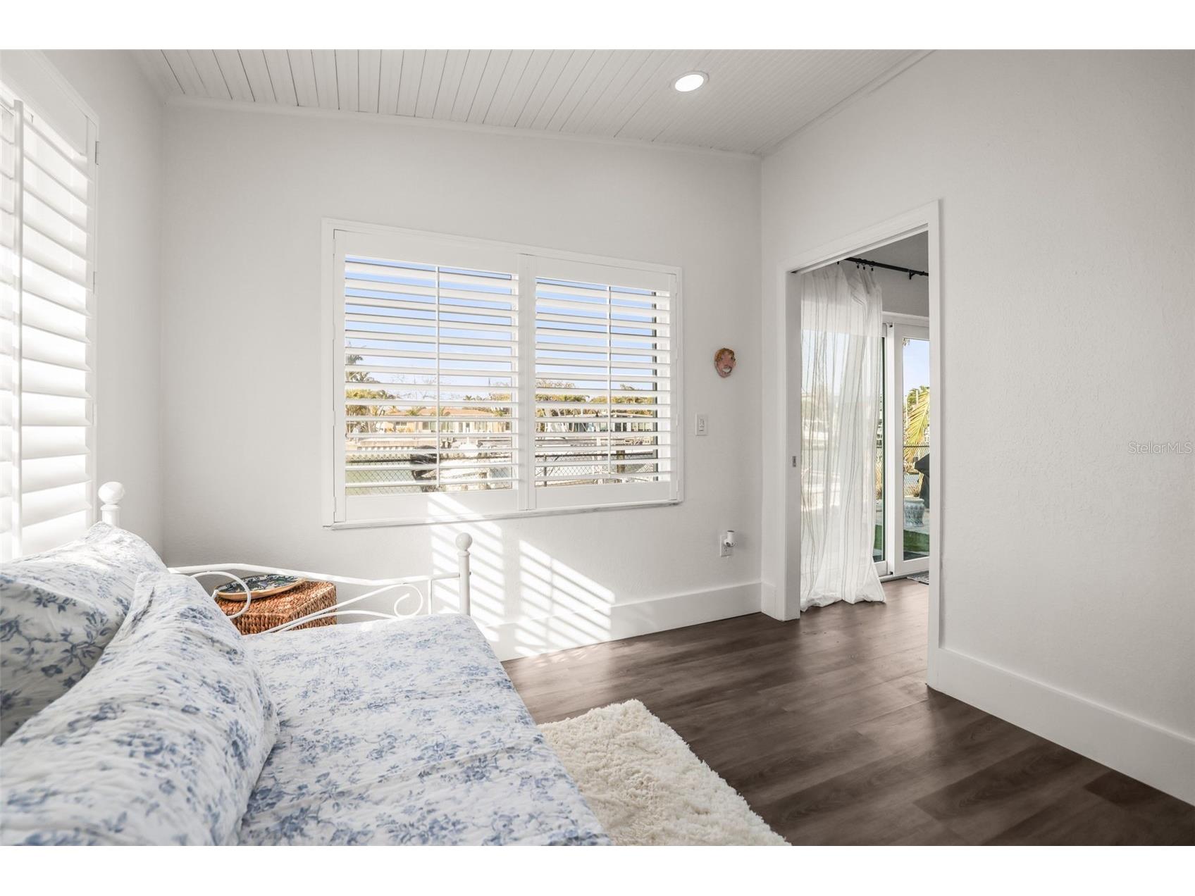 7833 1st Avenue S Saint Petersburg FL 33707 TB8477906 image32