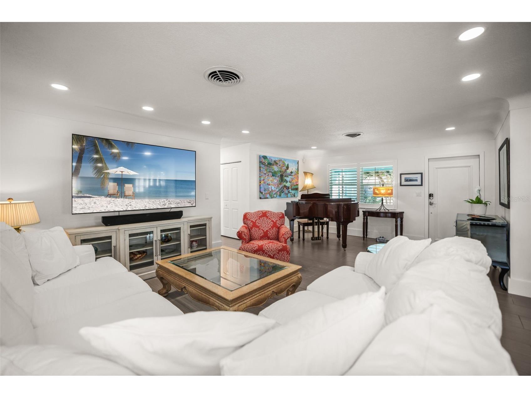7833 1st Avenue S Saint Petersburg FL 33707 TB8477906 image6