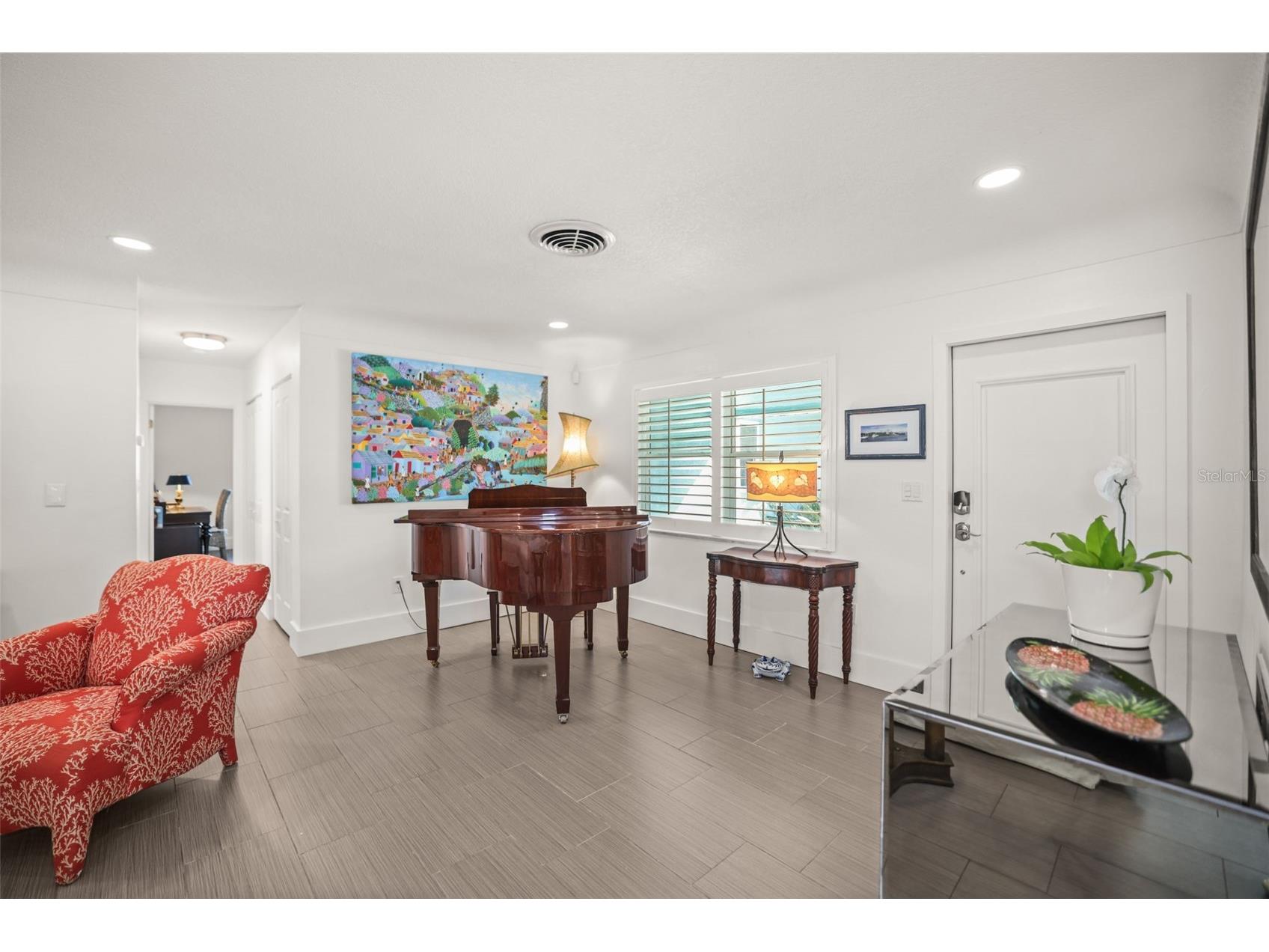 7833 1st Avenue S Saint Petersburg FL 33707 TB8477906 image7