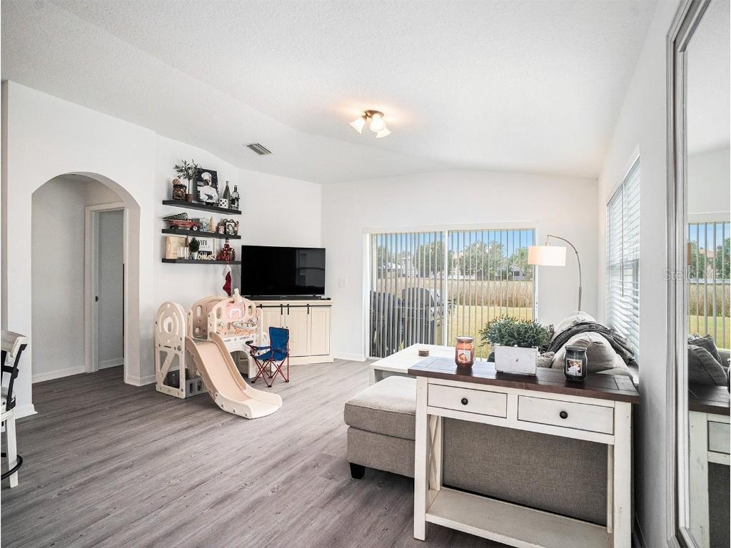 7833 Carriage Pointe Drive Gibsonton FL 33534 TB8328788 image1