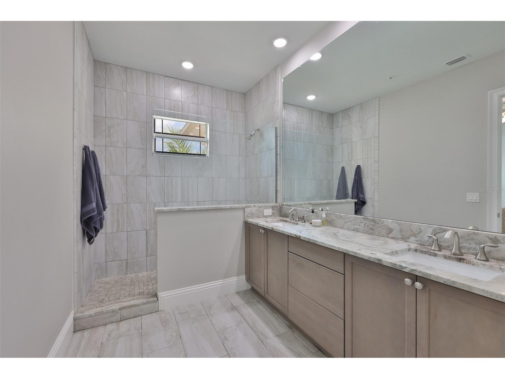 7835 Hidden Creek Loop #102 Bradenton FL 34202 A4689378 image35