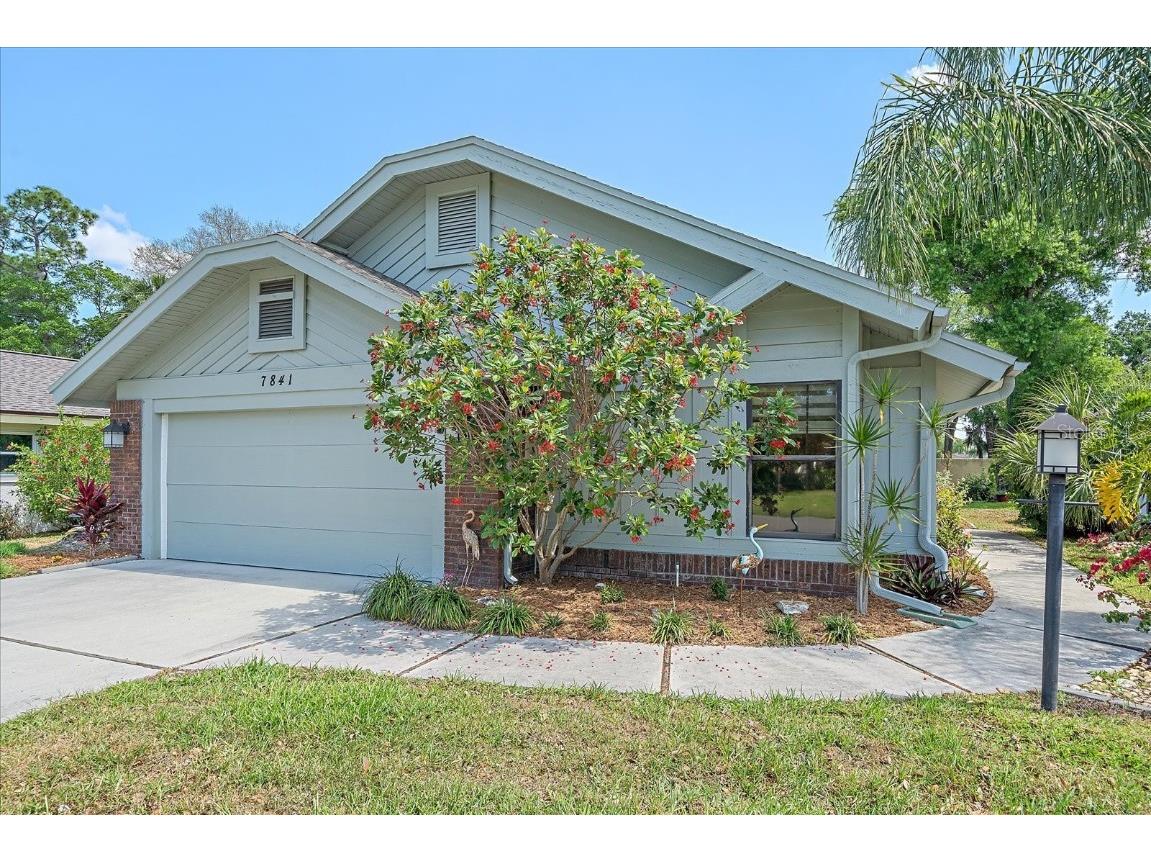 7841 Pine Trace Drive Sarasota FL 34243 A4604452 image1