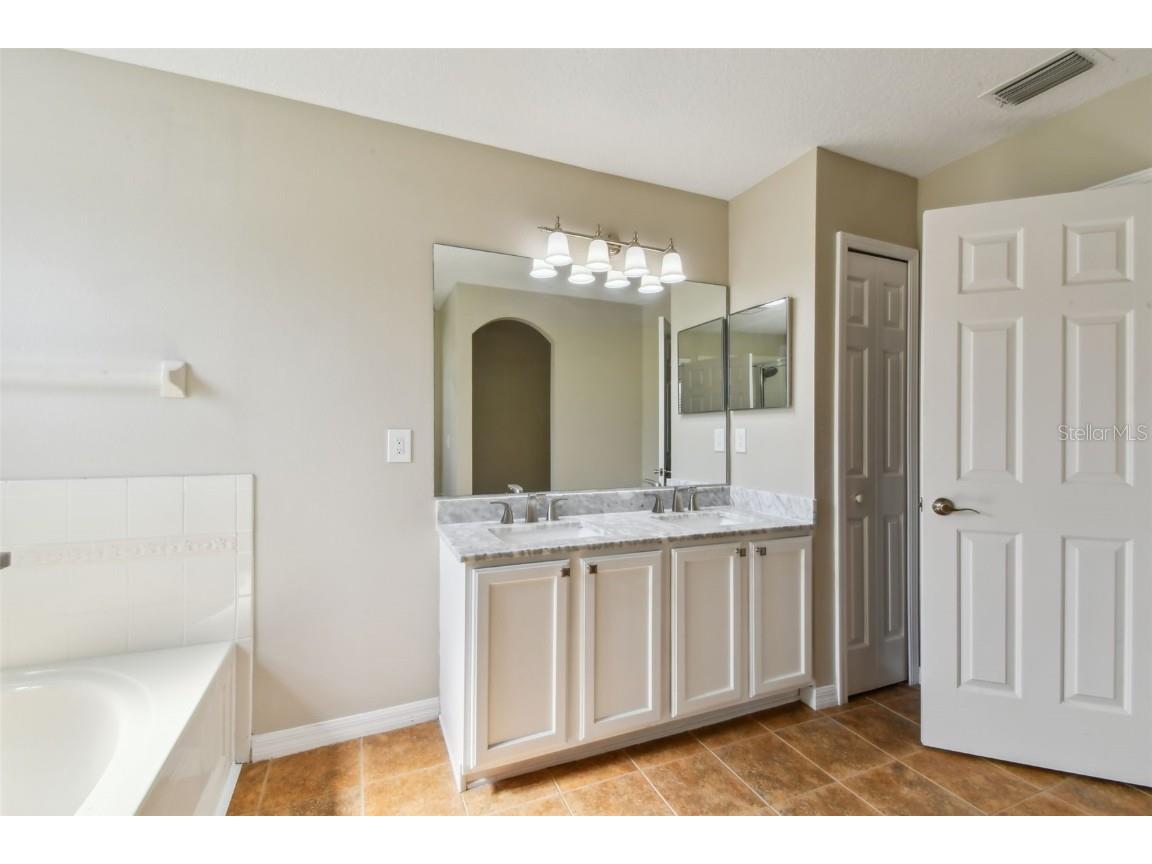 7842 Carriage Pointe Drive Gibsonton FL 33534 TB8405478 image76