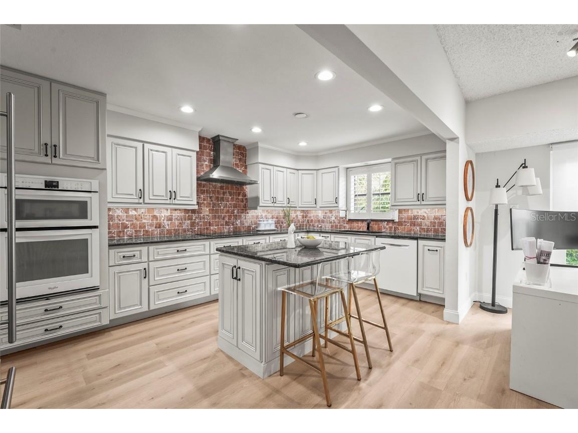 7845 Pine Trace Drive Sarasota FL 34243 A4665103 image12