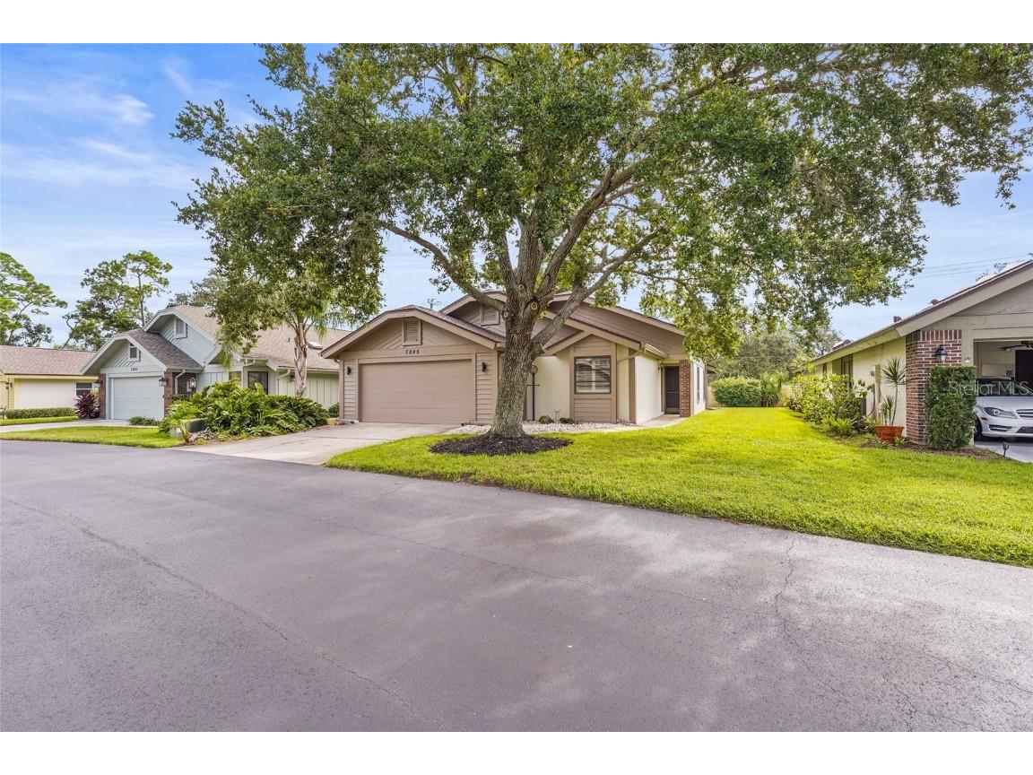 7845 Pine Trace Drive Sarasota FL 34243 A4665103 image3