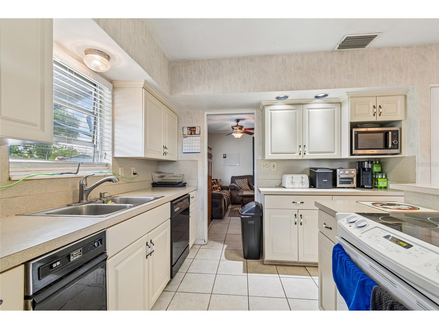 7846 12th Street N Saint Petersburg FL 33702 TB8532464 image11
