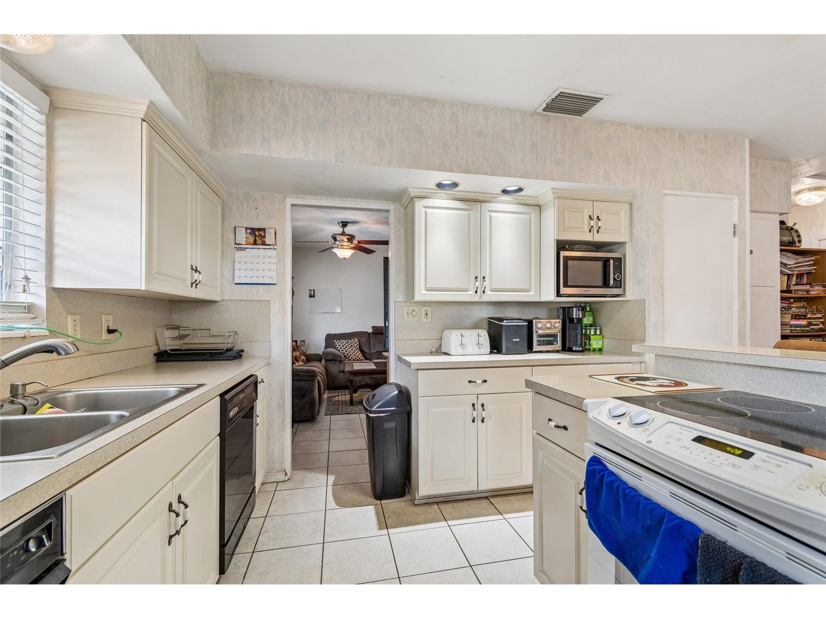 7846 12th Street N Saint Petersburg FL 33702 TB8532464 image12