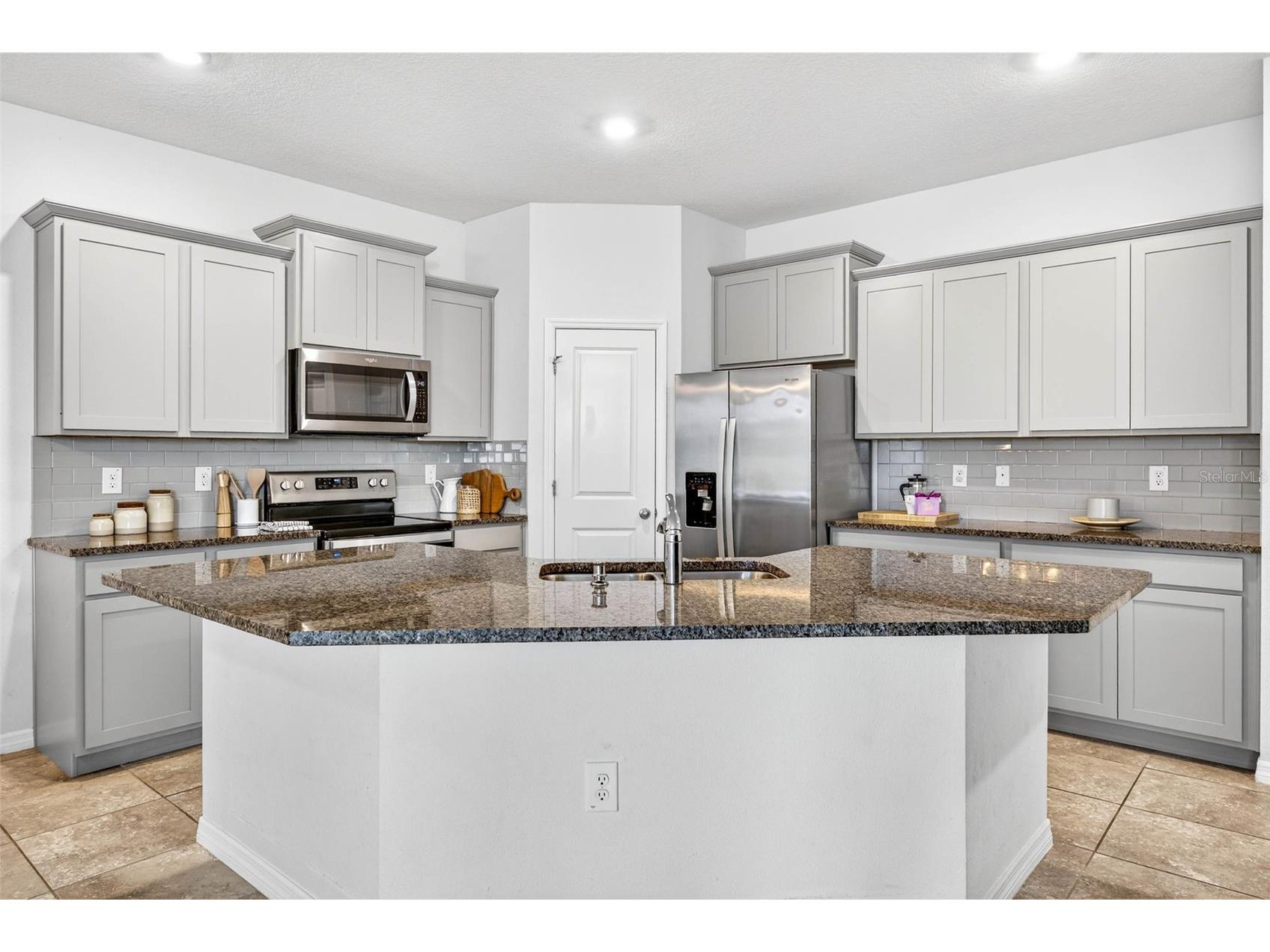 7847 Stonebrook Circle Wesley Chapel FL 33545 TB8431431 image16