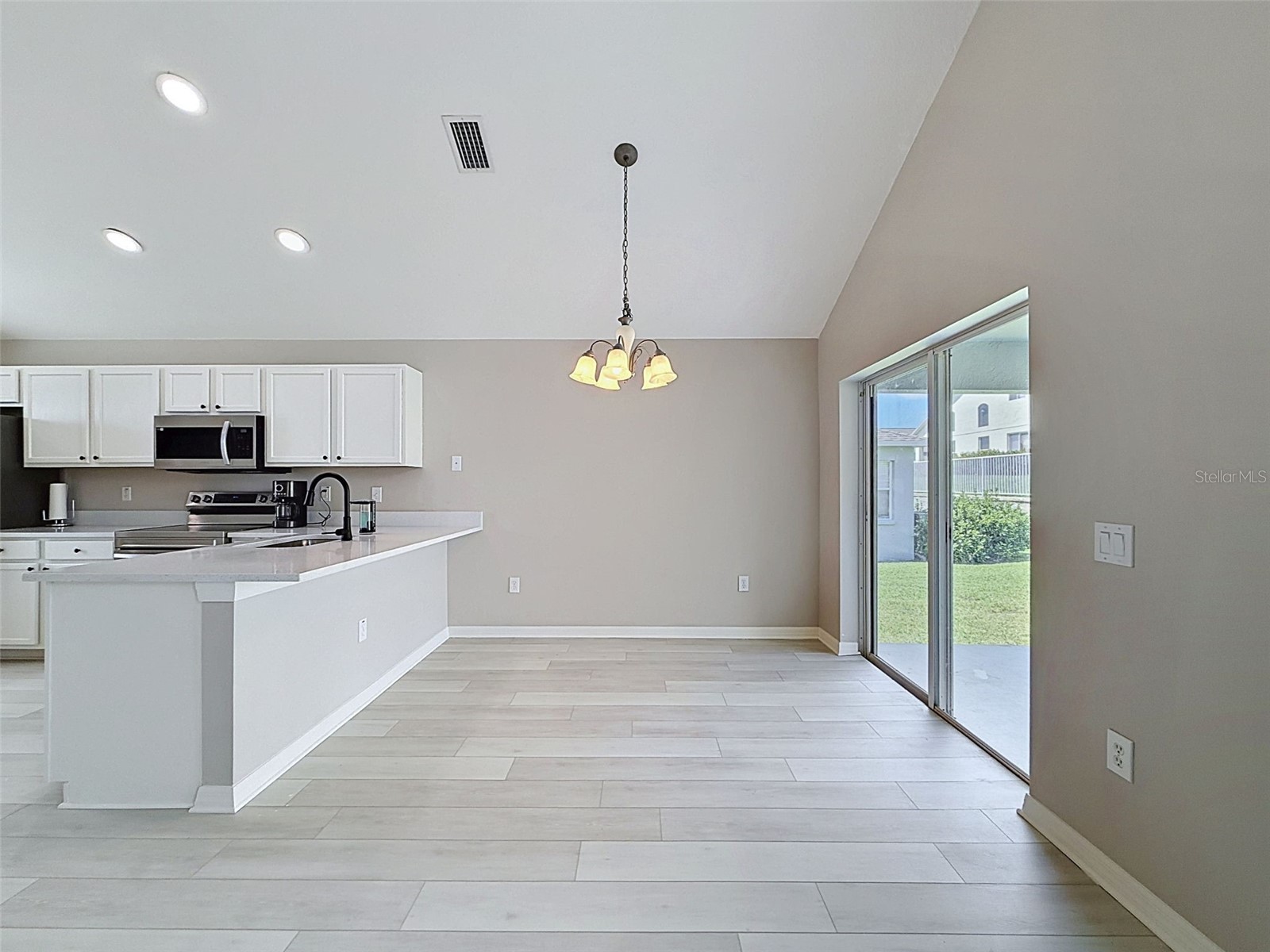 7848 Merchantville Cir Zephyrhills FL 33540 W7886569 image8