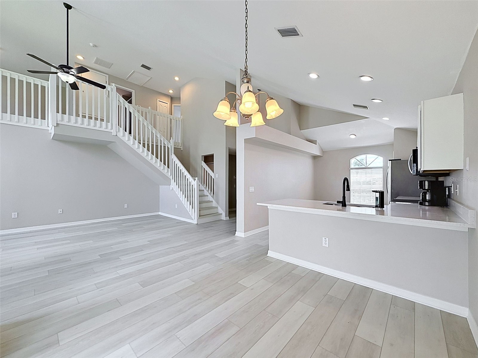 7848 Merchantville Cir Zephyrhills FL 33540 W7886569 image9
