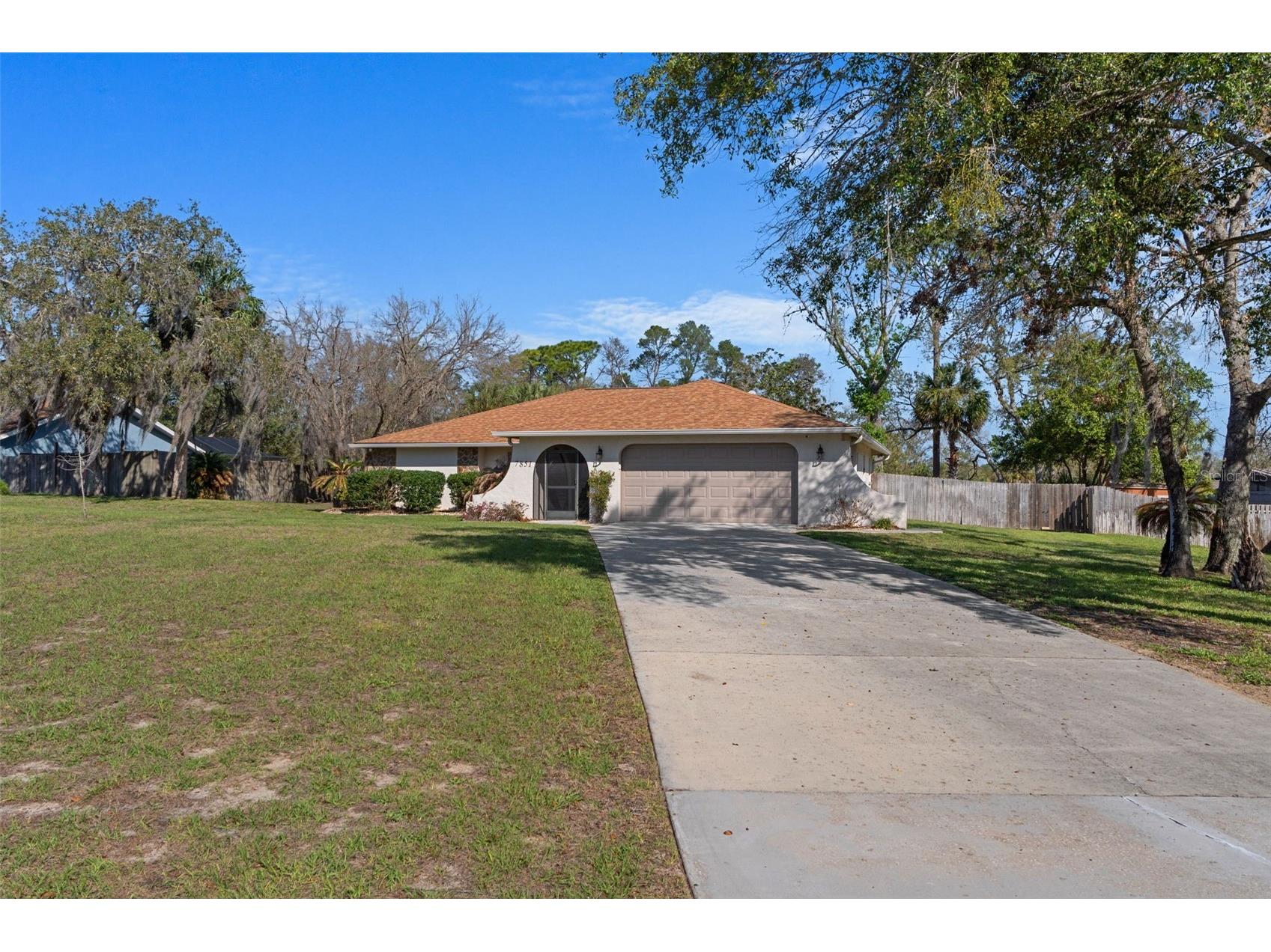 7851 Floral Drive Weeki Wachee FL 34607 W7883770 image1