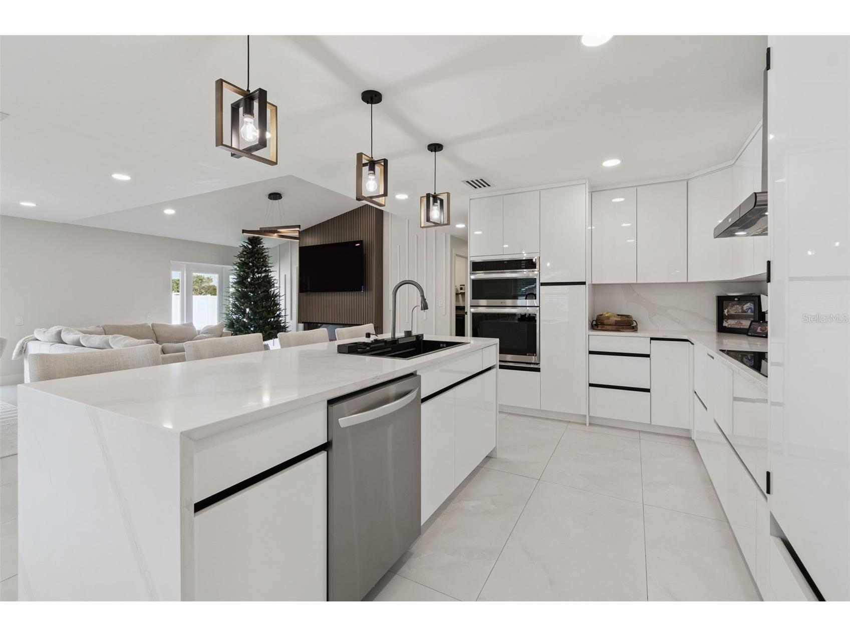 7853 Sundown Drive Saint Petersburg FL 33709 TB8455061 image18