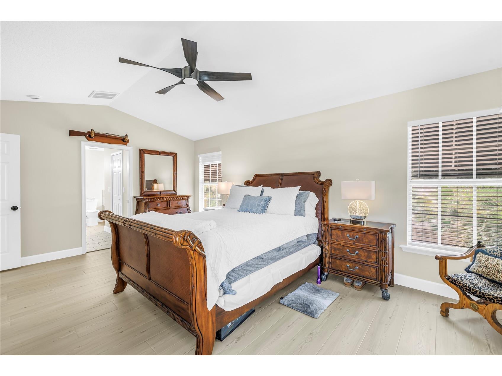 786 59th Avenue NE Saint Petersburg FL 33703 TB8486574 image43