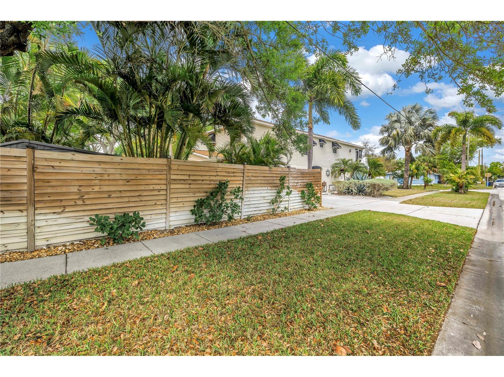 786 59th Avenue NE Saint Petersburg FL 33703 TB8486574 image73