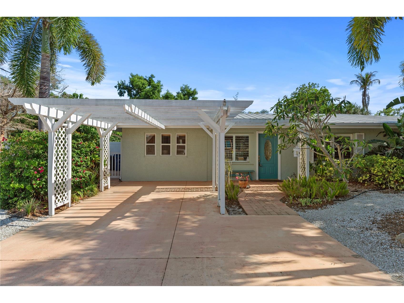 7860 Holiday Drive Sarasota FL 34231 A4691644 image1