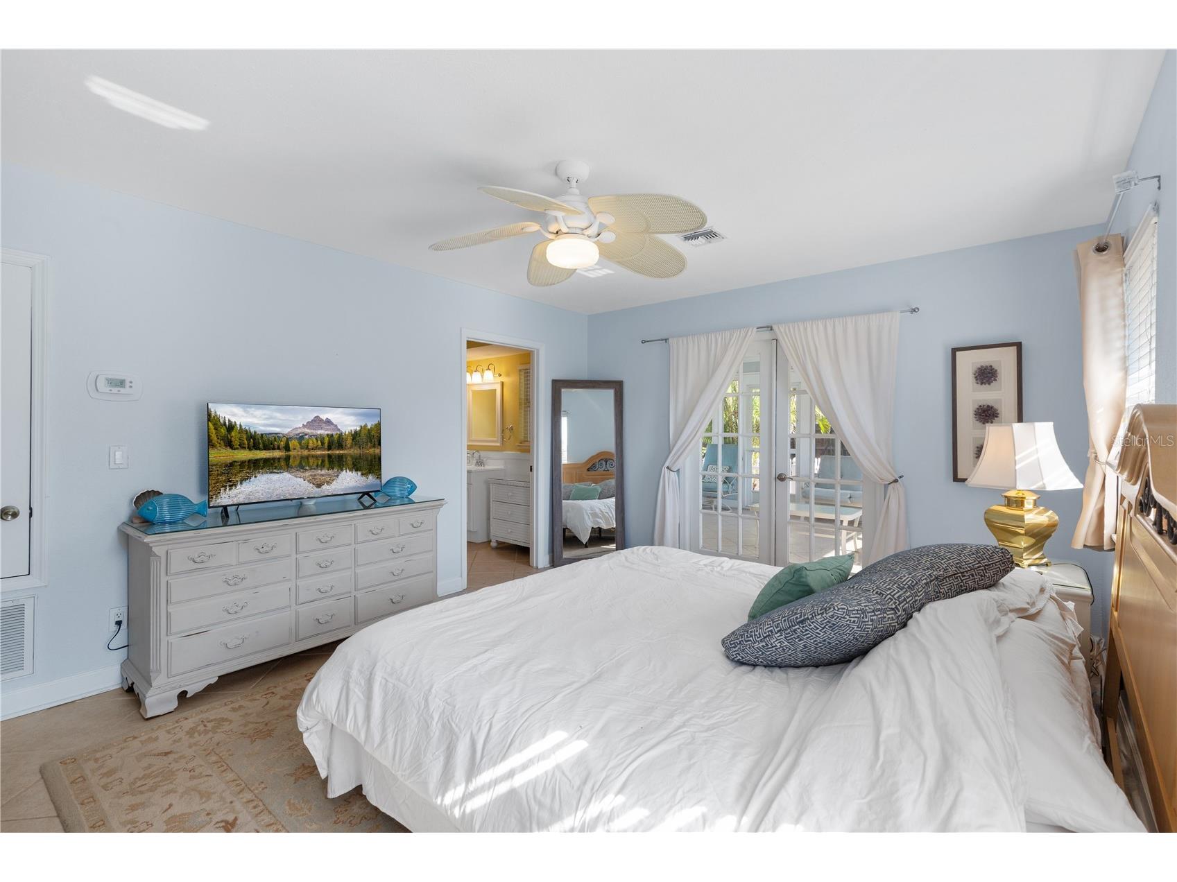 7860 Holiday Drive Sarasota FL 34231 A4691644 image11