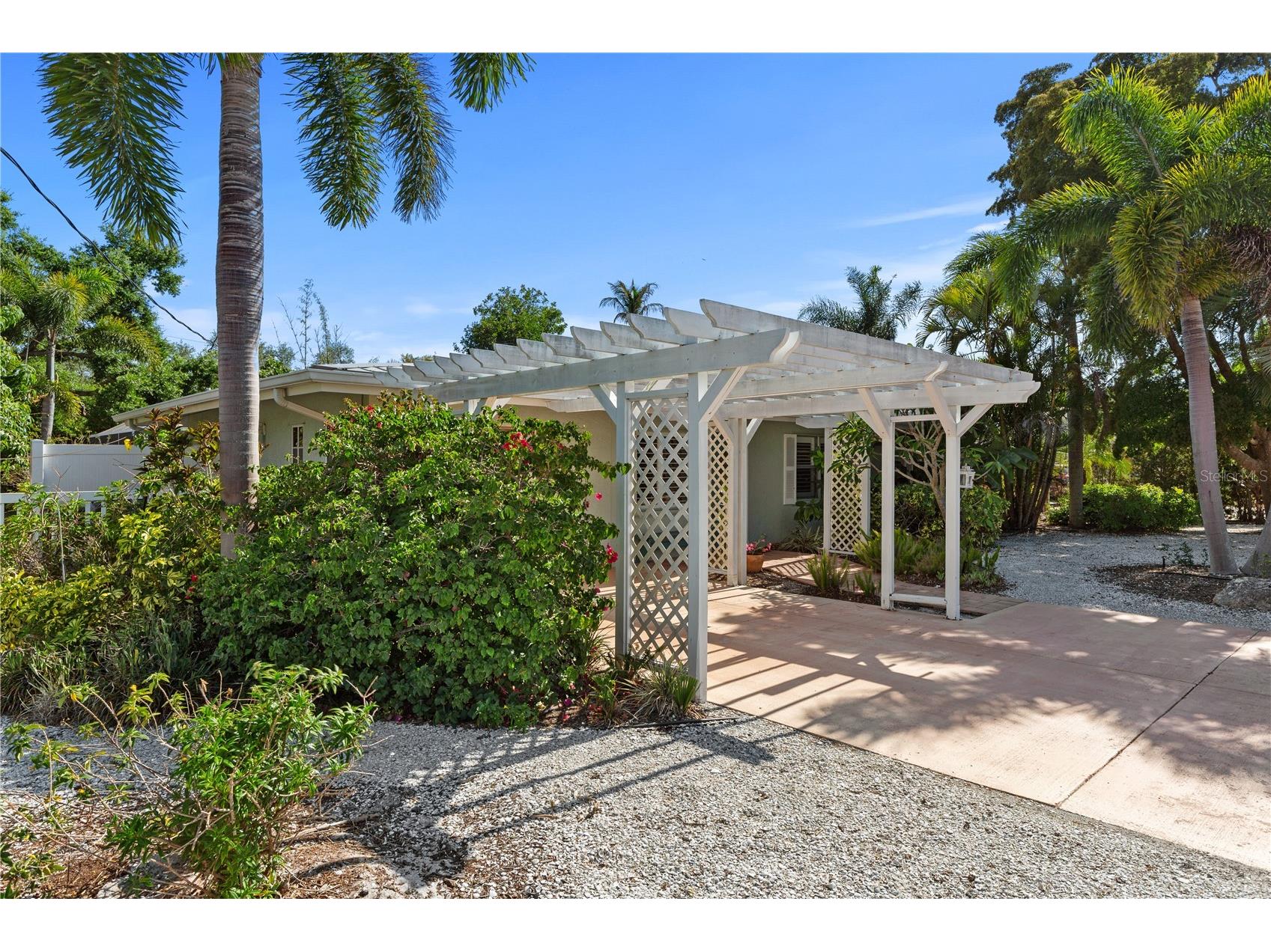 7860 Holiday Drive Sarasota FL 34231 A4691644 image2