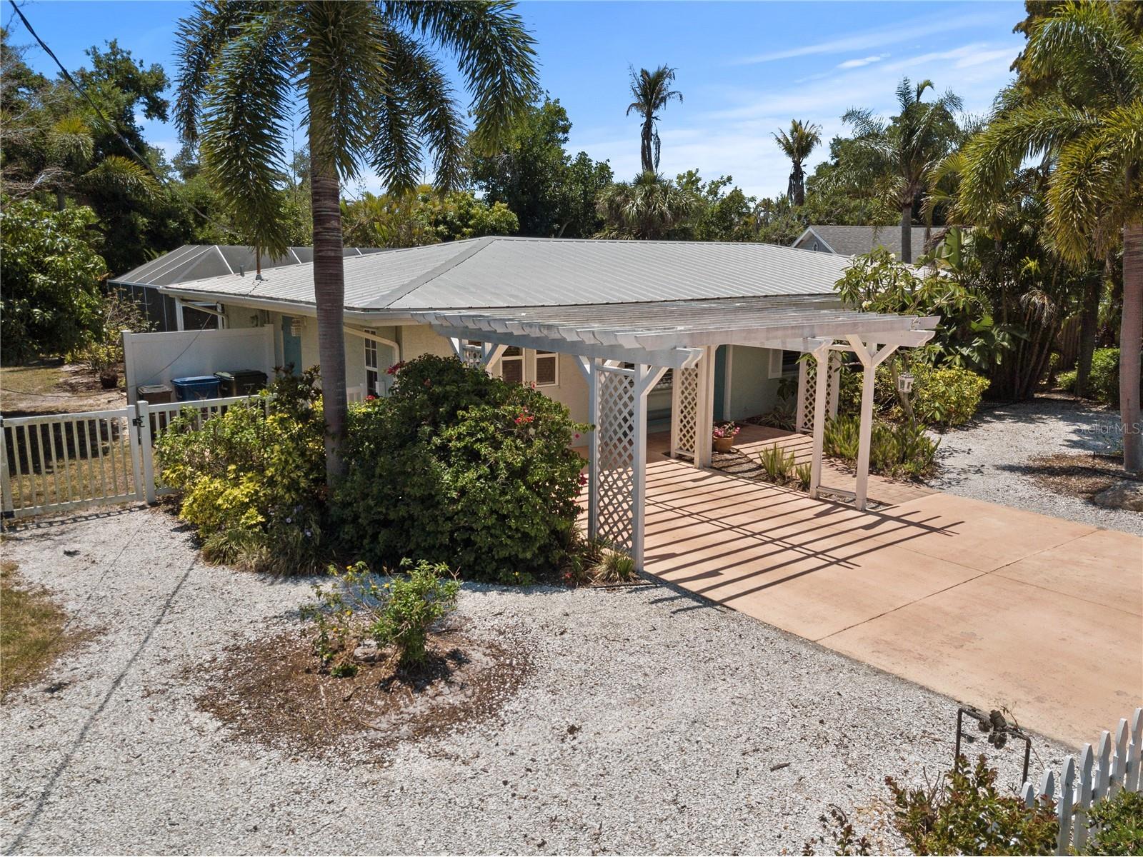 7860 Holiday Drive Sarasota FL 34231 A4691644 image3