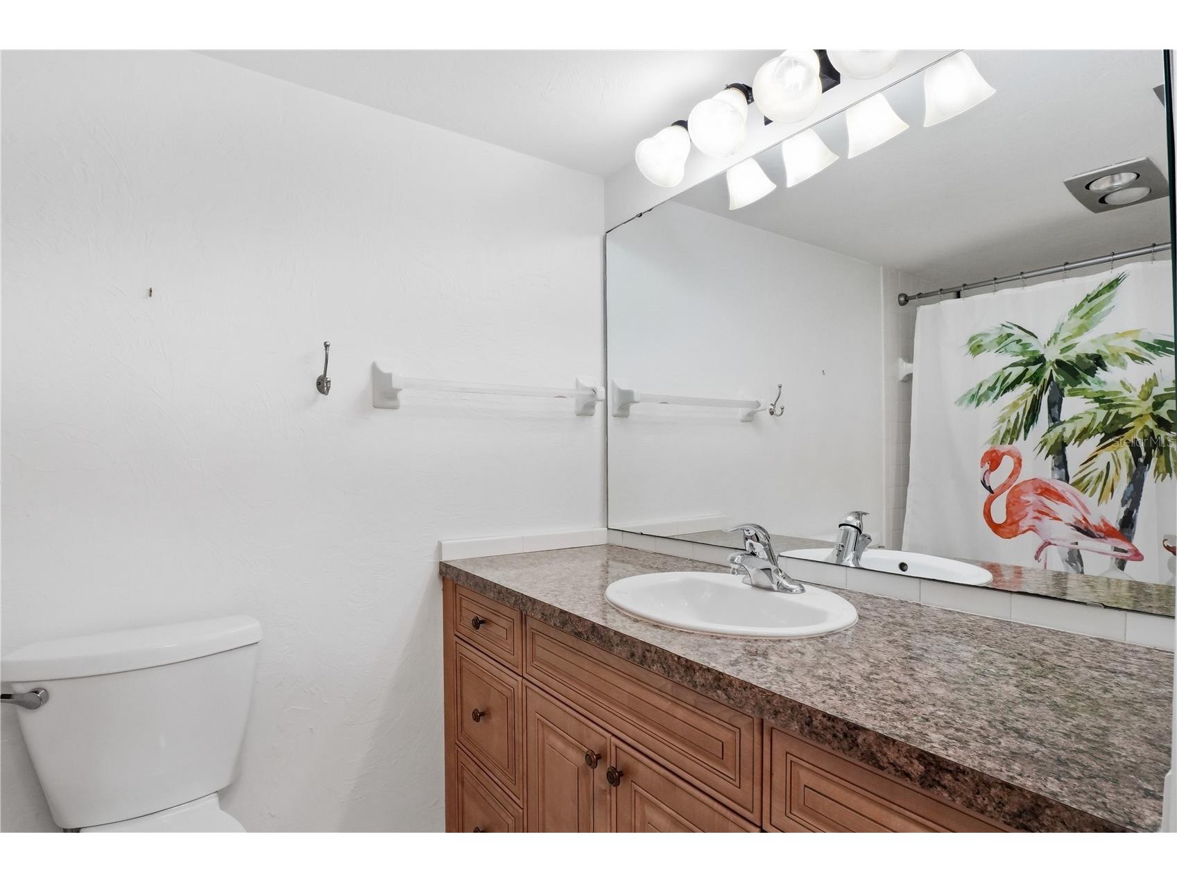 7860 Palm Aire Lane #103 Sarasota FL 34243 A4689954 image12