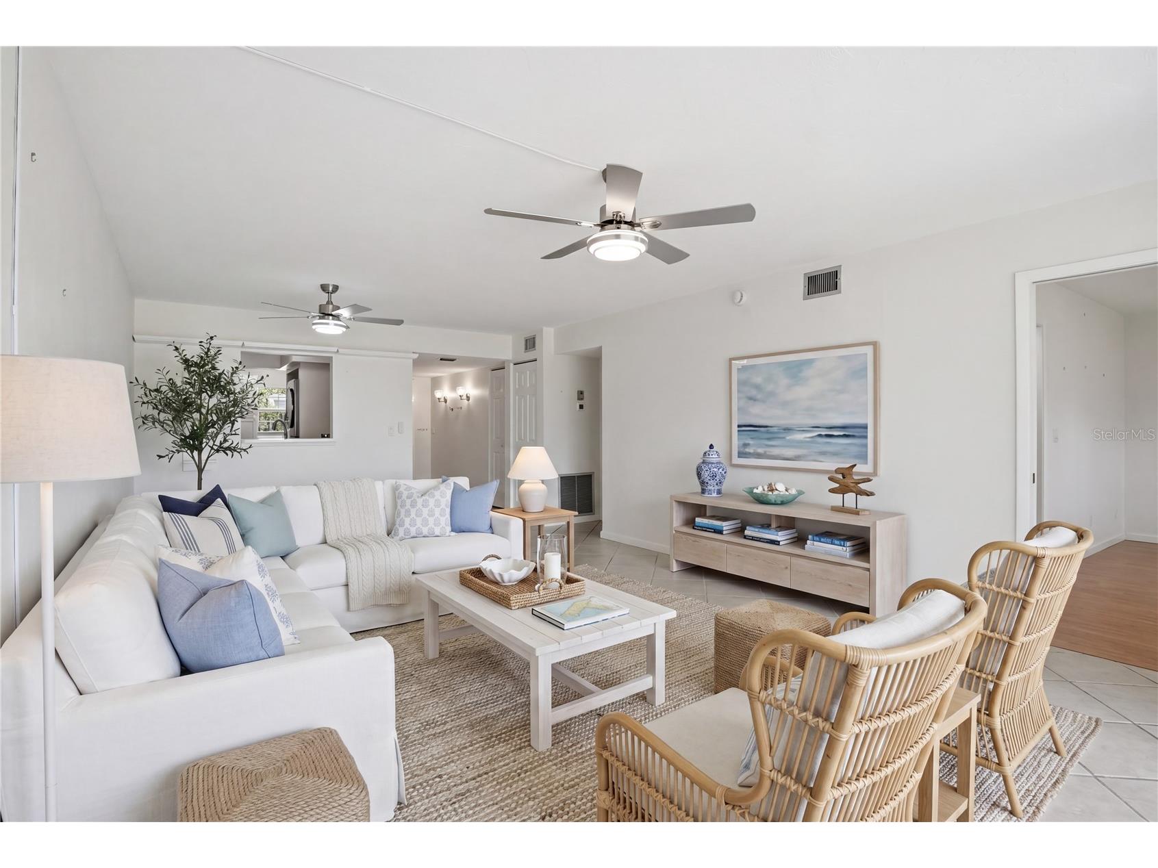 7860 Palm Aire Lane #103 Sarasota FL 34243 A4689954 image3