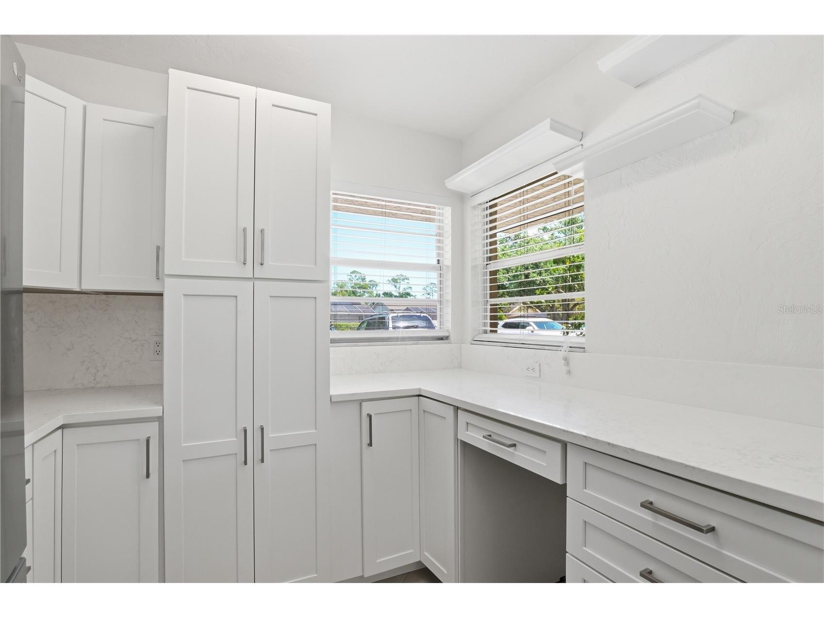 7860 Palm Aire Lane #103 Sarasota FL 34243 A4689954 image6