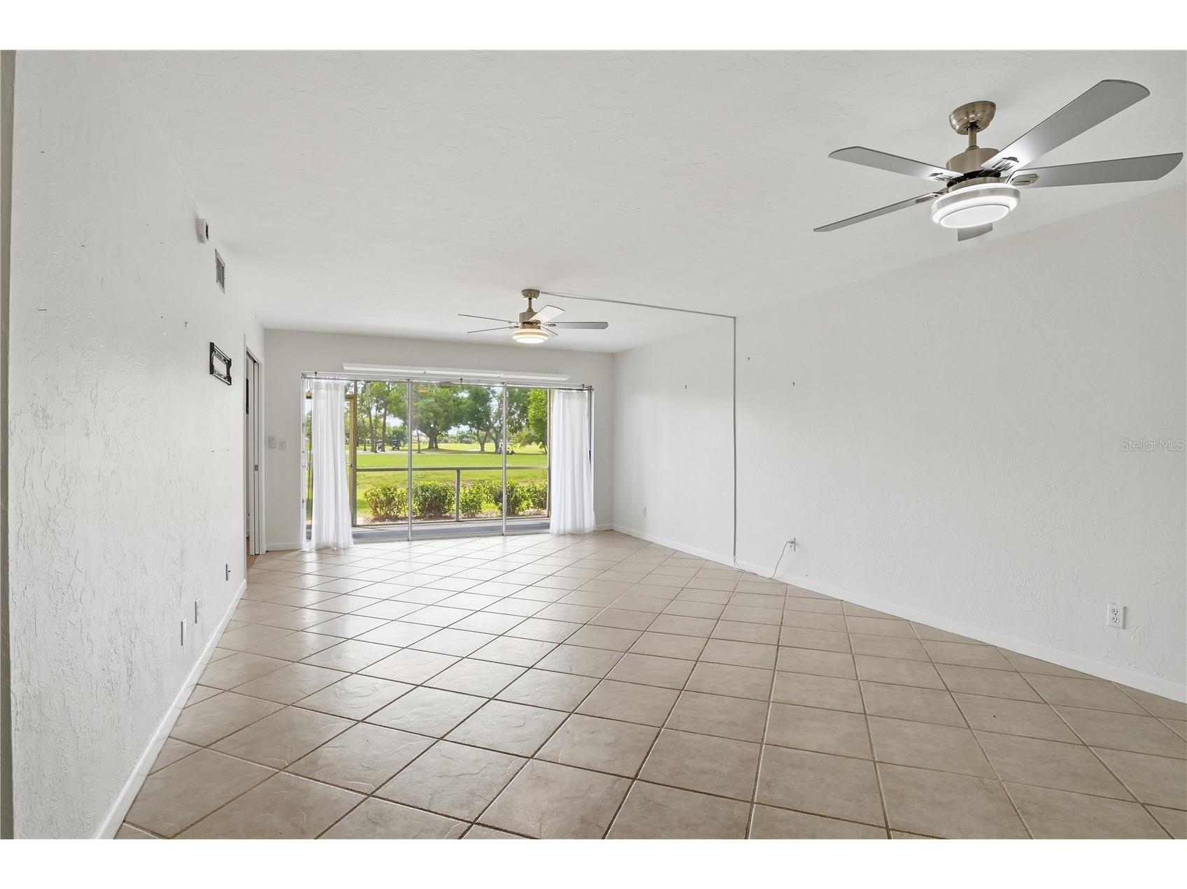 7860 Palm Aire Lane #103 Sarasota FL 34243 A4689954 image9