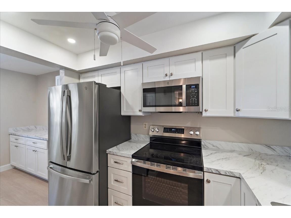 7860 Palm Aire Lane #104 Sarasota FL 34243 A4676737 image11