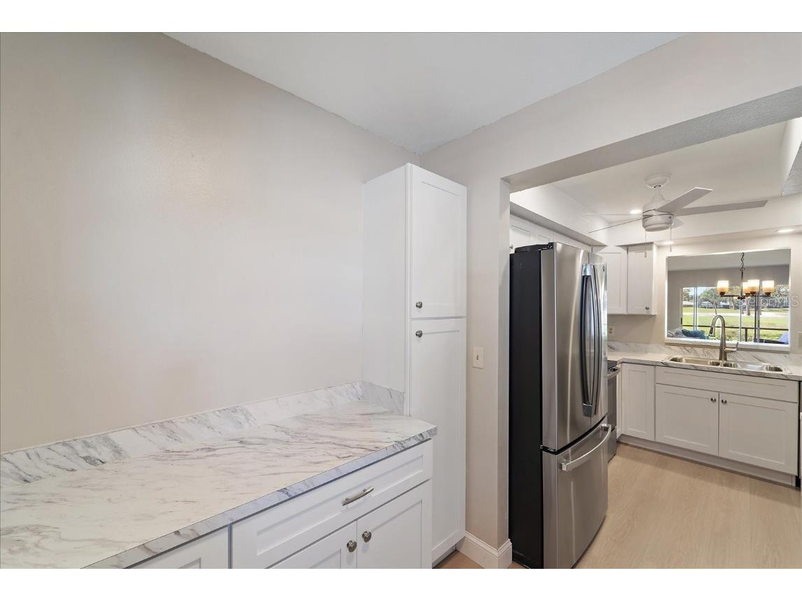7860 Palm Aire Lane #104 Sarasota FL 34243 A4676737 image12