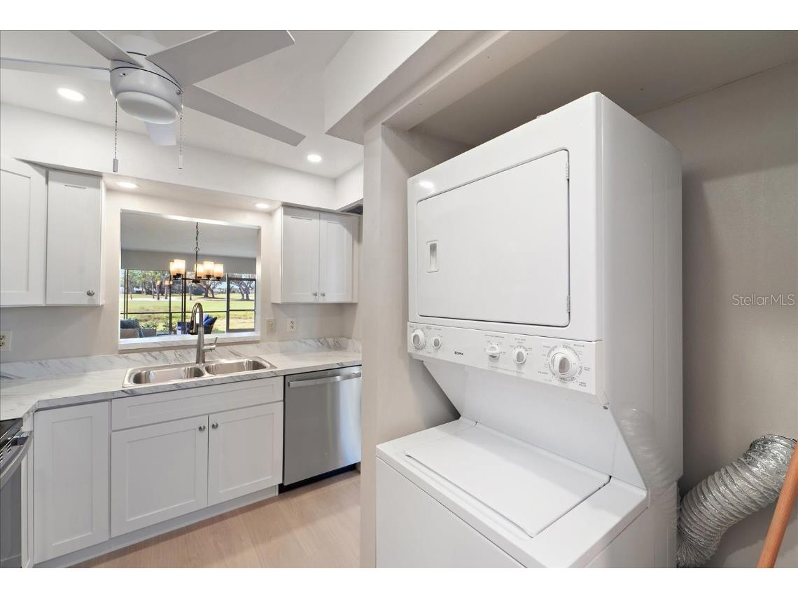 7860 Palm Aire Lane #104 Sarasota FL 34243 A4676737 image13