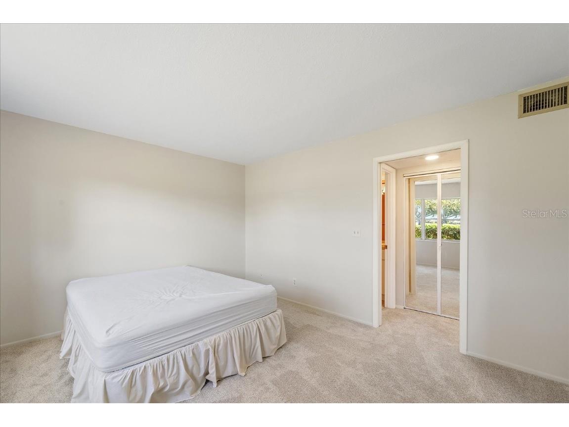 7860 Palm Aire Lane #104 Sarasota FL 34243 A4676737 image19