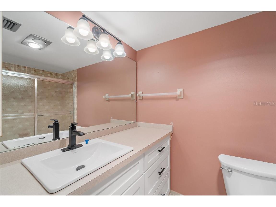 7860 Palm Aire Lane #104 Sarasota FL 34243 A4676737 image22