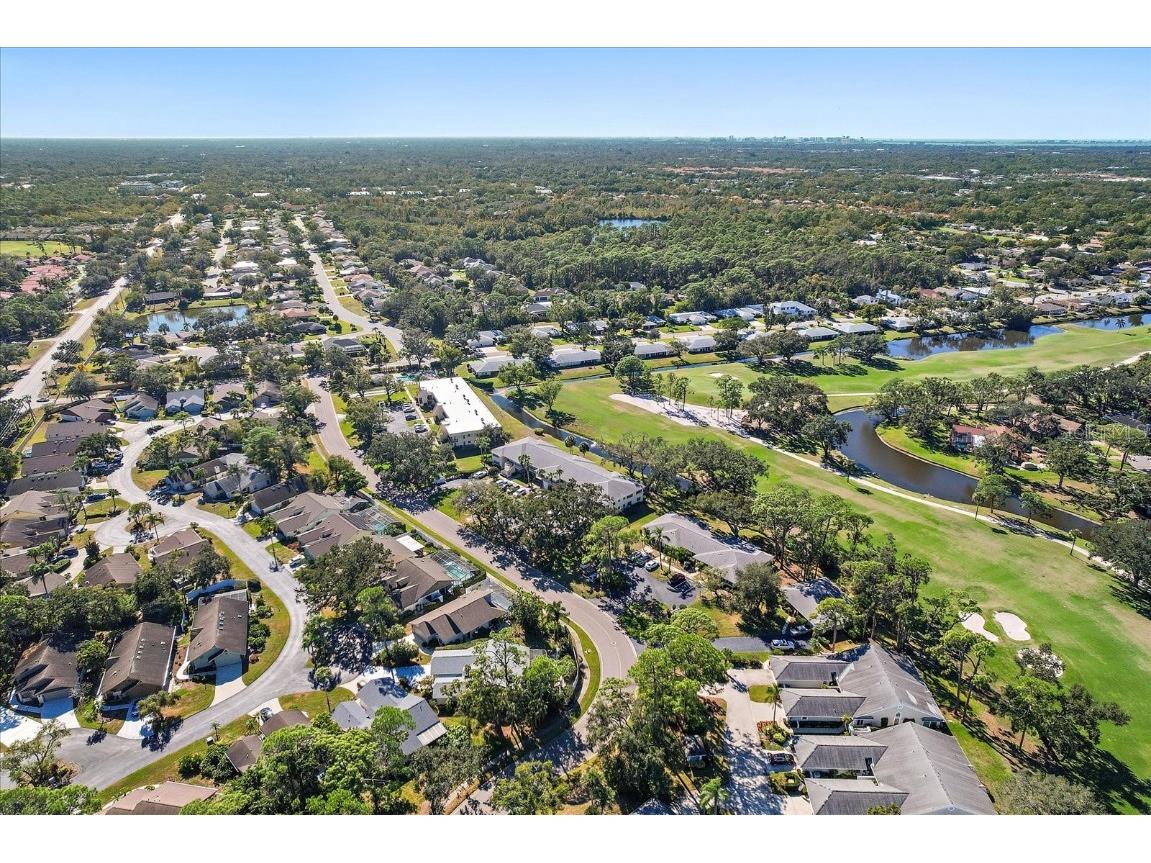 7860 Palm Aire Lane #104 Sarasota FL 34243 A4676737 image32