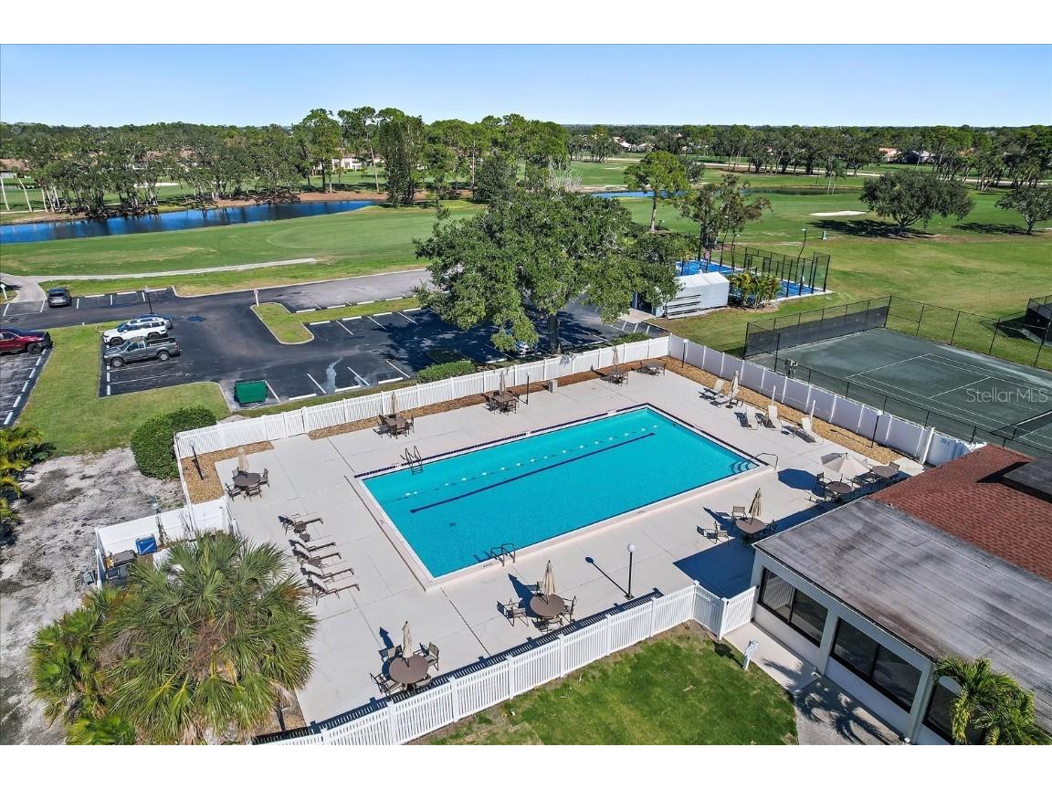 7860 Palm Aire Lane #104 Sarasota FL 34243 A4676737 image35