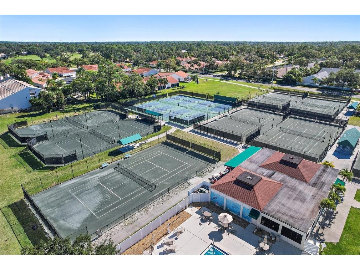 7860 Palm Aire Lane #104 Sarasota FL 34243 A4676737 image36