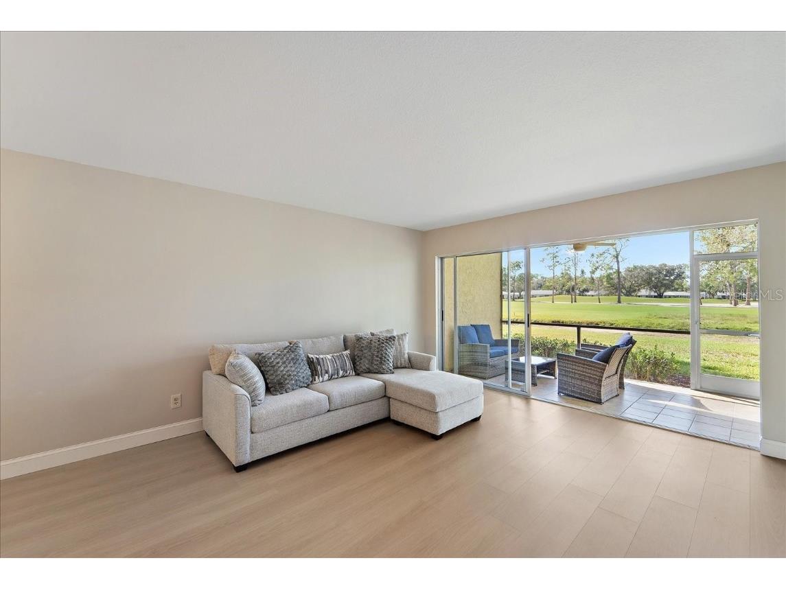 7860 Palm Aire Lane #104 Sarasota FL 34243 A4676737 image5